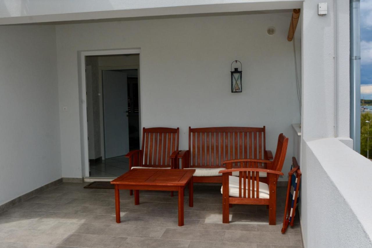 Apartman Klara Murter Exterior photo